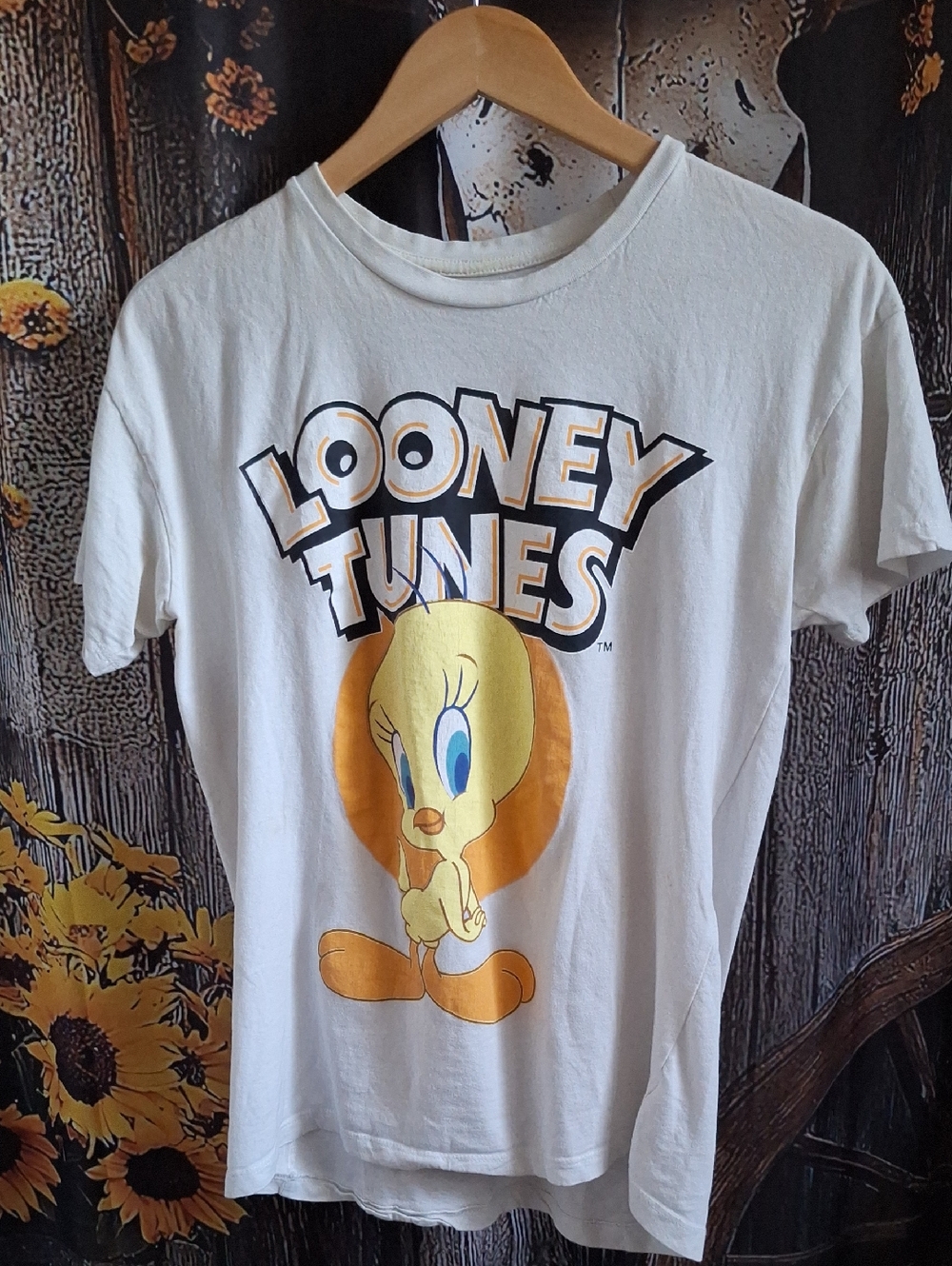 Warner Bros. Tweety Looney Tunes Graphic Tee - White & Yellow